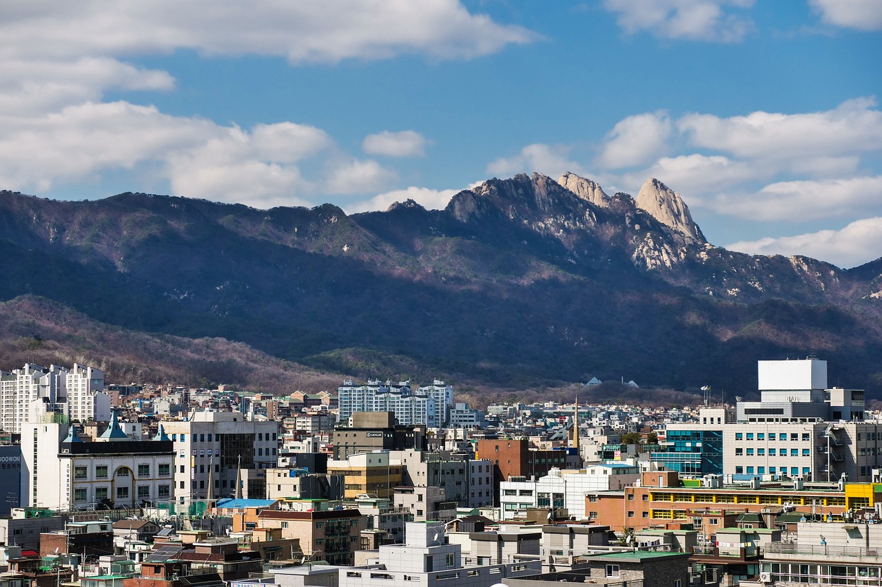 découvrez tout ce qu'il faut savoir sur les salaires des commerciaux : grilles de rémunération, facteurs d’évolution, bonus et conseils pour négocier votre salaire en 2024.